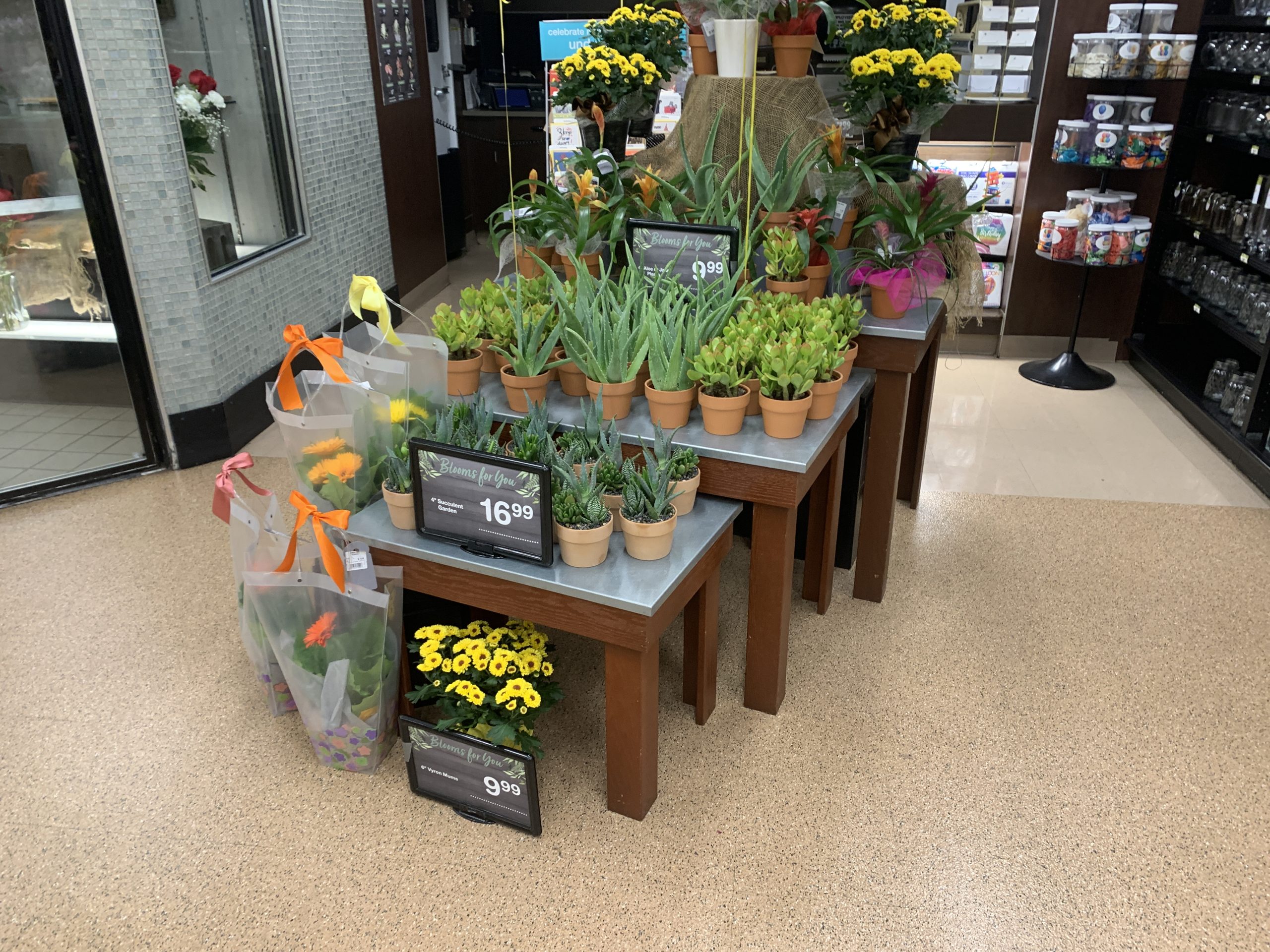 Floraldisplayfixture 1 Scaled
